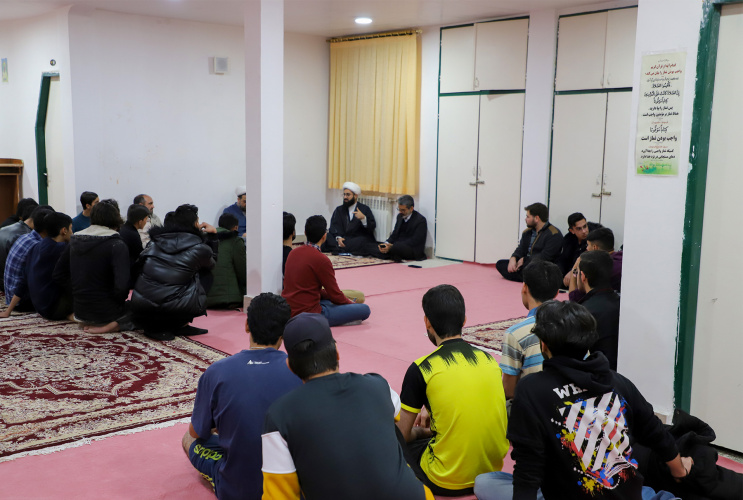 دیدار و گفتگوی حجت الاسلام مجتهدی با دانشجویان خوابگاهی